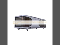 Huis met gebroken aluminium venster