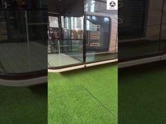 De Ruimtecapsule met Mooie Decoratie