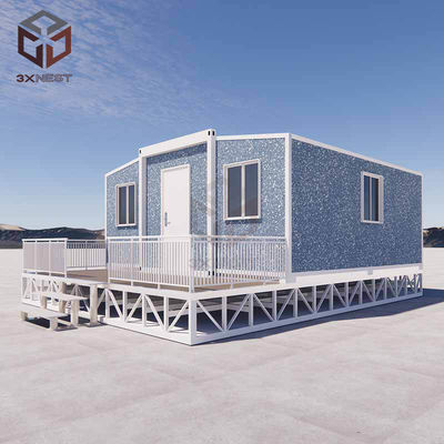 Aanpasbaar modulair huis met balkon en trap