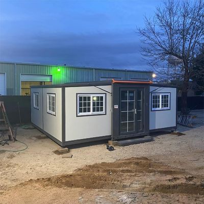 56 vierkante meter vloeroppervlakte en 30 voet lengte uitbreidbaar containerhuis met gegalvaniseerd stalen plaatdak